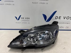 Gebruikte Linker Koplamp Peugeot 308 SW (L4/L9/LC/LJ/LR) 1.6 BlueHDi 120 Prijs € 180,00 Margeregeling aangeboden door De Vos Onderdelen