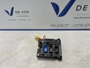 Używane Skrzynka bezpieczników Citroen DS 5 1.6 e-THP 165 16V Cena € 180,00 Procedura marży oferowane przez De Vos Onderdelen