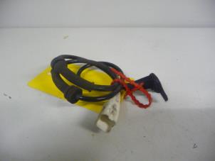 Gebruikte ABS Sensor Peugeot 307 CC (3B) 2.0 16V Prijs € 25,00 Margeregeling aangeboden door De Vos Onderdelen