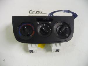 Gebruikte Kachel Bedieningspaneel Peugeot Bipper (AA) 1.4 HDi Prijs € 70,00 Margeregeling aangeboden door De Vos Onderdelen
