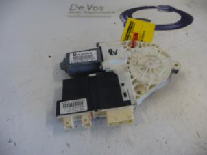 Begagnade Motor, dörrfönster Citroen C5 II Break (RE) 3.0 V6 24V Pris € 80,00 Marginaltabell erbjuds av De Vos Onderdelen