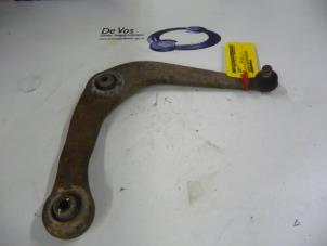 Gebruikte Triangel rechts-voor Peugeot 206 SW (2E/K) 1.6 16V Prijs € 45,00 Margeregeling aangeboden door De Vos Onderdelen