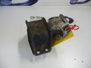 Gebruikte Motorsteun Peugeot 307 (3A/C/D) 1.6 16V Prijs € 45,00 Margeregeling aangeboden door De Vos Onderdelen