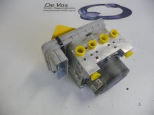 Gebruikte ABS Pomp Peugeot 208 I (CA/CC/CK/CL) 1.4 16V Prijs € 160,00 Margeregeling aangeboden door De Vos Onderdelen