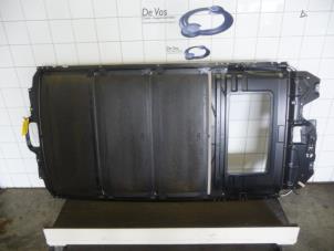 Gebruikte Schuifdak Peugeot 307 SW (3H) 1.6 16V Prijs € 135,00 Margeregeling aangeboden door De Vos Onderdelen