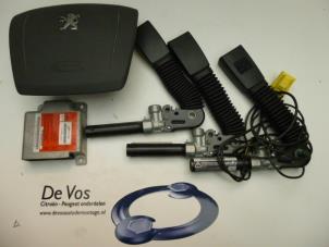 Gebruikte Airbag Set + Module Peugeot Boxer Prijs € 550,00 Margeregeling aangeboden door De Vos Onderdelen
