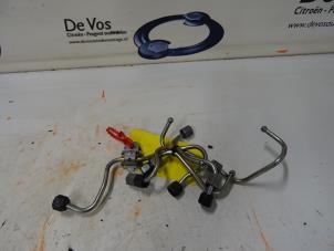 Gebruikte Brandstofleiding Citroen C4 Picasso Prijs € 15,00 Margeregeling aangeboden door De Vos Onderdelen