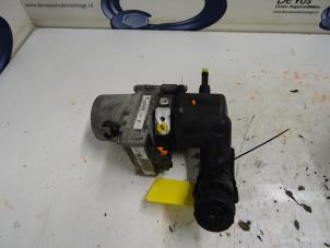 Gebruikte Stuurbekrachtiging Pomp Peugeot 508 Prijs € 250,00 Margeregeling aangeboden door De Vos Onderdelen