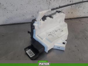 Begagnade Dörrlåsmekanism, 2-dörrars, höger Peugeot Partner (GC/GF/GG/GJ/GK) 1.6 HDI 90 Pris € 19,06 Inklusive moms erbjuds av Autoparts Pater