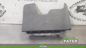 Gebruikte Airbag knie links Toyota Yaris II (P9) 1.3 16V VVT-i Prijs € 21,00 Margeregeling aangeboden door Autoparts Pater