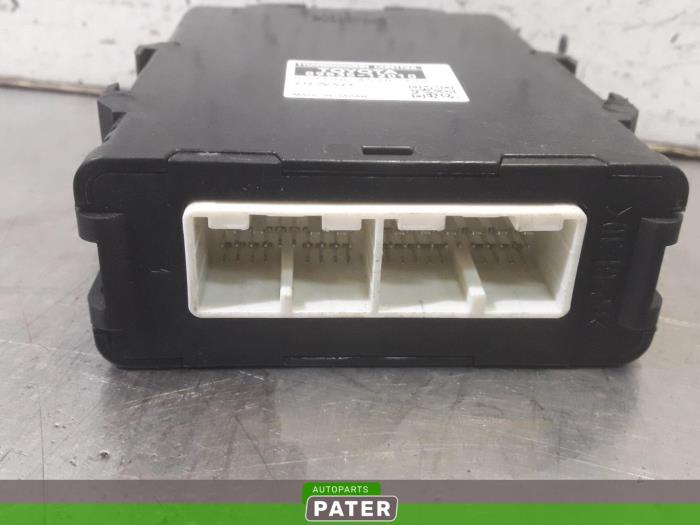 Dator, automatisk växellåda från en Toyota Auris Touring Sports (E18) 1.8 16V Hybrid 2014