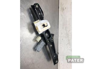 Używane Mechanizm szyby lewej tylnej wersja 4-drzwiowa BMW 1 serie (F20) 116i 1.6 16V Cena € 42,00 Procedura marży oferowane przez Autoparts Pater