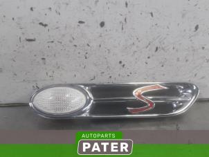 Gebruikte Knipperlicht links Mini Mini Cooper S (R53) 1.6 16V Prijs € 31,50 Margeregeling aangeboden door Autoparts Pater