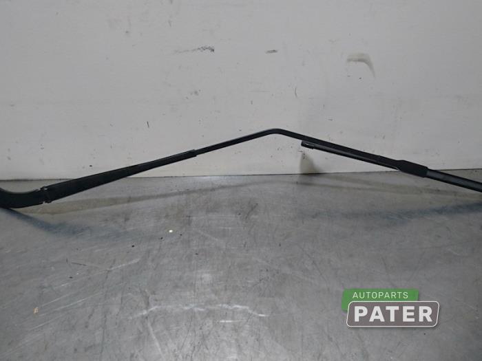 Främre torkararm från en Renault Captur (2R) 0.9 Energy TCE 12V 2018