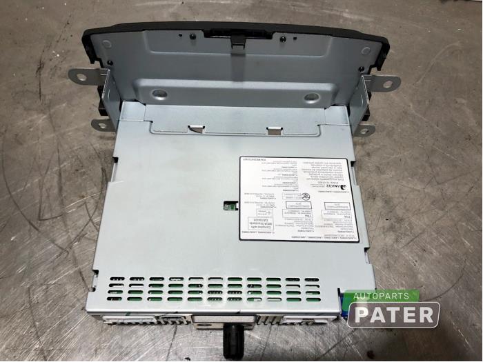 Navigeringssystem från en Renault Captur (2R) 0.9 Energy TCE 12V 2018