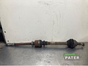 Używane Os napedowa prawy przód Peugeot 407 (6D) 2.0 16V Cena € 26,25 Procedura marży oferowane przez Autoparts Pater