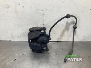 Begagnade Främre bromsok, höger Renault Megane IV Estate (RFBK) 1.3 TCE 160 16V Pris € 36,75 Marginaltabell erbjuds av Autoparts Pater