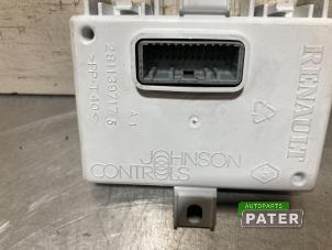 Gebruikte Navigatie Module Renault Captur (2R) 1.2 TCE 16V EDC Prijs € 52,50 Margeregeling aangeboden door Autoparts Pater