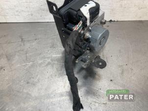 Używane Pompa ABS Peugeot 308 SW (L4/L9/LC/LJ/LR) 1.6 BlueHDi 120 Cena € 47,25 Procedura marży oferowane przez Autoparts Pater