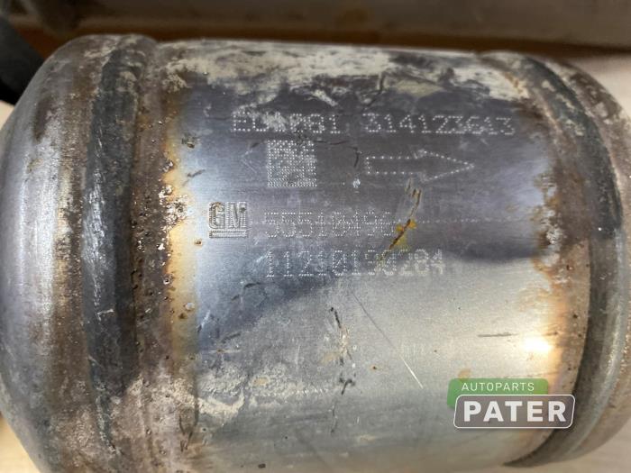 Katalytisk avgasrenare från en Opel Astra K Sports Tourer 1.5 CDTi 122 12V 2021