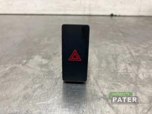 Gebruikte Alarmlicht Schakelaar Mazda CX-5 I (KE,GH) 2.0 SkyActiv-G 16V 2WD Prijs € 10,50 Margeregeling aangeboden door Autoparts Pater