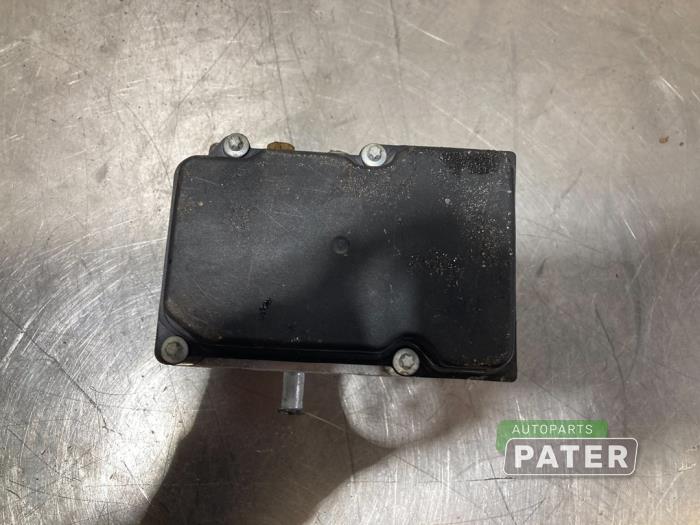 ABS Pomp van een Dacia Sandero I (BS) 1.2 16V 2009