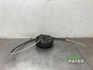 Gebruikte Wielnaaf achter Opel Corsa F (UB/UH/UP) 1.2 12V 75 Prijs € 68,25 Margeregeling aangeboden door Autoparts Pater