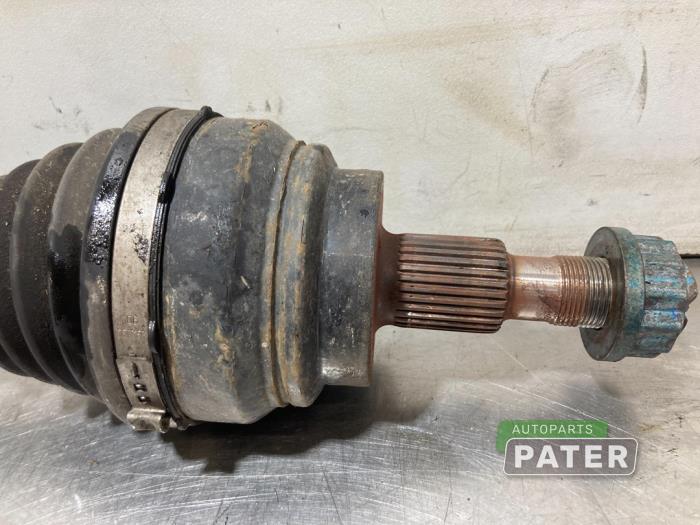 Drivaxel, höger bak från en Mercedes-Benz V (447.8) 2.1 250 BlueTEC, 250 d 16V 2016