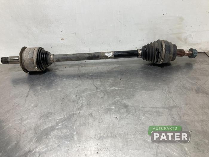 Drivaxel, höger bak från en Mercedes-Benz V (447.8) 2.1 250 BlueTEC, 250 d 16V 2016