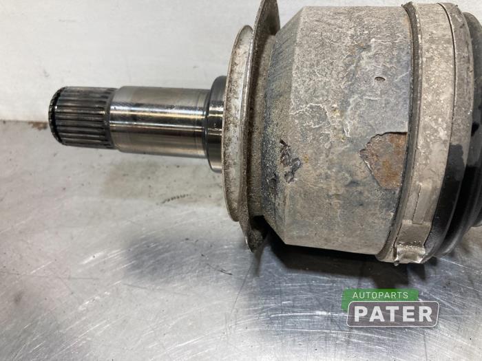 Drivaxel, höger bak från en Mercedes-Benz V (447.8) 2.1 250 BlueTEC, 250 d 16V 2016