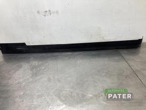 Gebruikte Sierstrip Mercedes V (447.8) 2.1 250 BlueTEC, 250 d 16V Prijs € 25,41 Inclusief btw aangeboden door Autoparts Pater