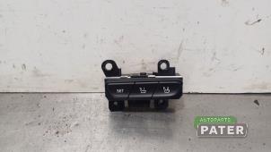 Gebruikte Stoelverwarmings Schakelaar Kia Niro I (DE) E-Niro 64 kWh Prijs € 31,50 Margeregeling aangeboden door Autoparts Pater