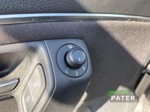 Gebruikte Buitenspiegel links Volkswagen Polo V (6R) 1.2 TSI 16V BlueMotion Technology Prijs € 26,25 Margeregeling aangeboden door Autoparts Pater