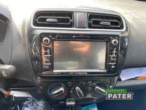 Begagnade Navigeringssystem Mitsubishi Space Star (A0) 1.2 12V Pris € 525,00 Marginaltabell erbjuds av Autoparts Pater