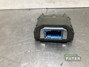 Begagnade Framåtriktad kamera Peugeot 2008 (UD/UK/UR/US/UX) e-2008 50 kWh Pris € 63,00 Marginaltabell erbjuds av Autoparts Pater