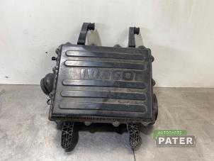 Używane Obudowa filtra powietrza Iveco New Daily VI 33.180,35.180,52.180,60.180, 70.180. 72.180 Cena € 190,58 Z VAT oferowane przez Autoparts Pater