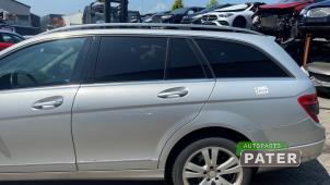 Gebruikte Portier 4Deurs links-achter Mercedes C Estate (S204) 1.8 C-200K 16V Prijs € 210,00 Margeregeling aangeboden door Autoparts Pater