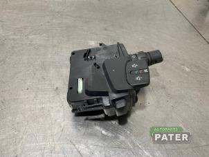 Gebruikte Ruitenwis Schakelaar Renault Kangoo Express (FW) 1.5 dCi 75 FAP Prijs € 50,82 Inclusief btw aangeboden door Autoparts Pater