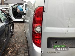 Begagnade Baklykta, vänster Opel Combo 1.3 CDTI 16V Pris € 31,76 Inklusive moms erbjuds av Autoparts Pater