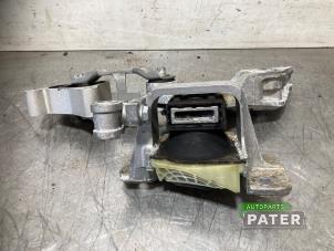 Używane Wspornik silnika Mercedes eVito Tourer (447.7) 41 kWh Cena € 50,82 Z VAT oferowane przez Autoparts Pater