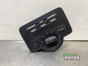 Używane Przelacznik swiatel Mercedes eVito Tourer (447.7) 41 kWh Cena € 38,12 Z VAT oferowane przez Autoparts Pater