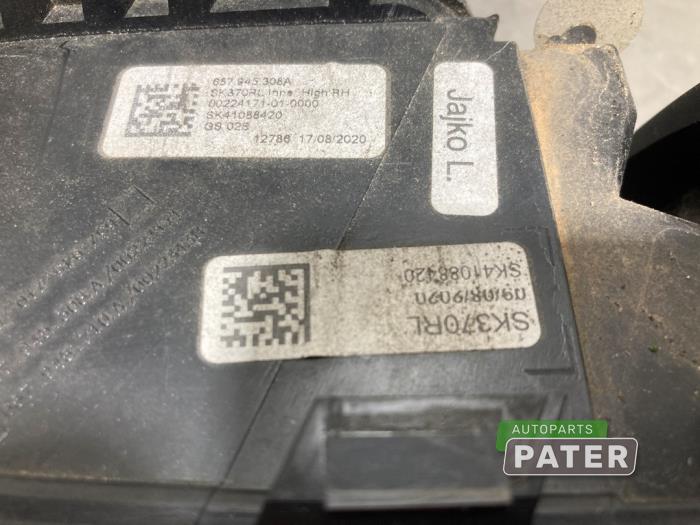 Baklykta, höger från en Skoda Scala 1.0 TSI 115 2021