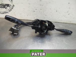 Gebruikte Combischakelaar Stuurkolom Hyundai Accent II/Excel II/Pony 1.3i 12V Prijs € 26,25 Margeregeling aangeboden door Autoparts Pater