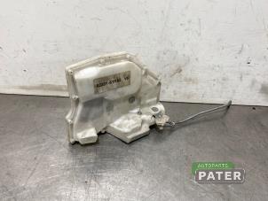 Begagnade Dörrlåsmekanism, 4-dörrars, höger fram Opel Agila (B) 1.0 12V Pris € 15,75 Marginaltabell erbjuds av Autoparts Pater