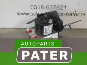 Gebruikte ABS Pomp Renault Twingo II (CN) 1.2 Prijs € 26,25 Margeregeling aangeboden door Autoparts Pater