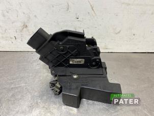 Używane Mechanizm blokady drzwi lewych przednich wersja 4-drzwiowa Volvo V50 (MW) 1.6 D 16V Cena € 10,50 Procedura marży oferowane przez Autoparts Pater