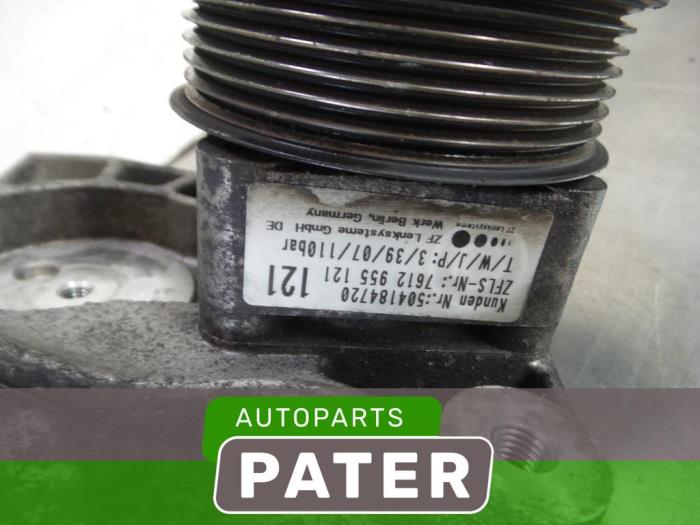 Servostyrningspump från en Fiat Ducato (250) 2.3 D 130 Multijet 2008