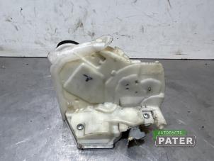 Begagnade Dörrmekanism, 4-dörrars, höger bak Daihatsu Cuore (L251/271/276) 1.0 12V DVVT Pris € 10,50 Marginaltabell erbjuds av Autoparts Pater