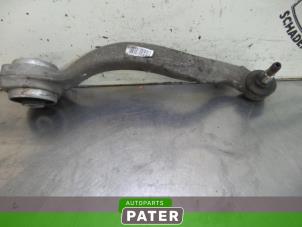 Begagnade Främre gaffelben, vänster Mercedes E (W212) E-250 CGI 16V BlueEfficiency Pris € 36,75 Marginaltabell erbjuds av Autoparts Pater