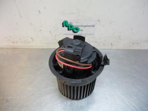Begagnade Fläktmotor för uppvärmning och ventilation Dacia Logan MCV II/Sandero Wagon (7S) 1.5 dCi 90 Pris € 30,00 Marginaltabell erbjuds av Autodemontagebedrijf Otte